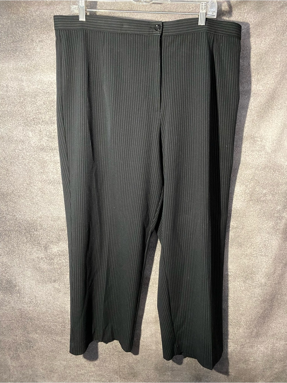 Briggs New York Women’s 18W Pinstripe Dress Pants Black Straight Leg Stretch